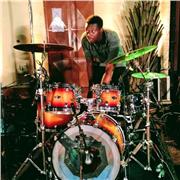 Batteur prcusionniste titulaire dun bac en lettre ET philosophy